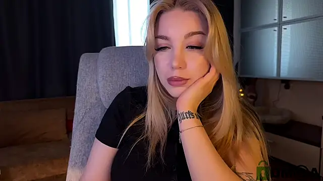 ariashaa webcam