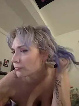 XxSweetlilSpitfirexX webcam