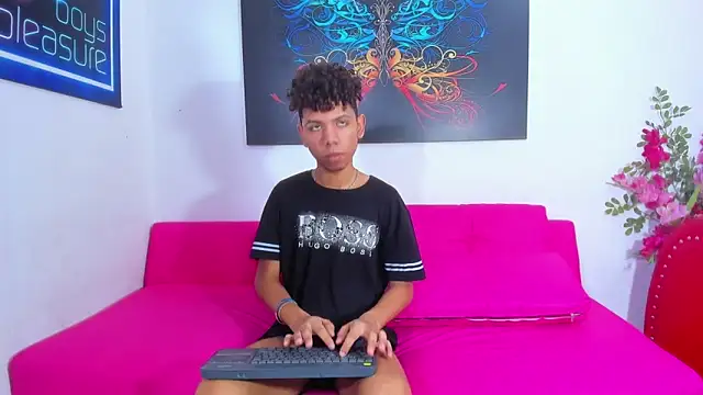 Spicy_guys webcam