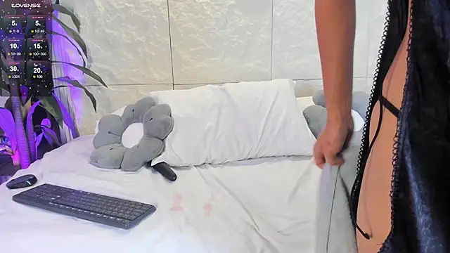 AnahinClar webcam