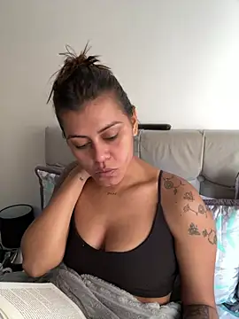 RachelWeisz_ webcam
