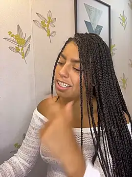 Laia_white webcam