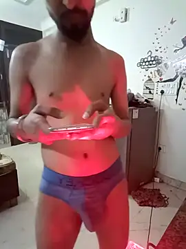 DeLhiBoy_143 webcam