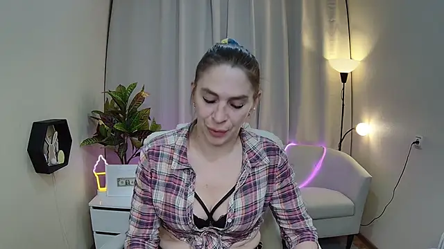 TessaDaybreak webcam
