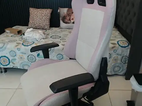 naomis_36 webcam