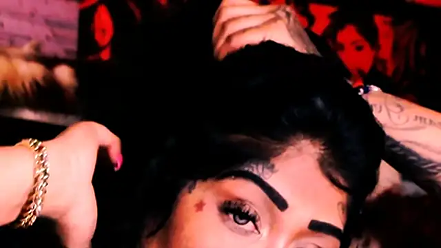 indian_dreamgirl webcam