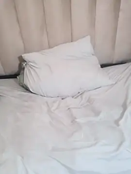 CuteHoney92 webcam