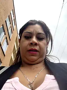 Laura-Hernandez webcam