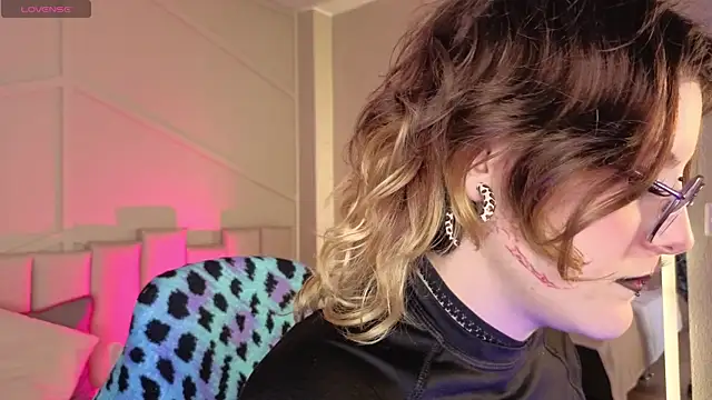 Rossiee_huntt webcam