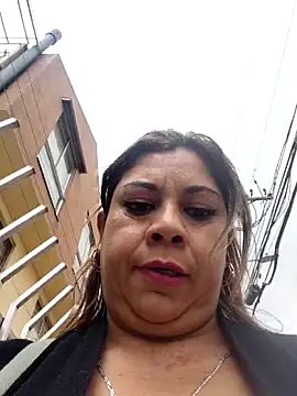 Laura-Hernandez webcam