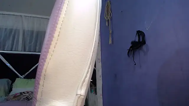 Santy_bigcock_01