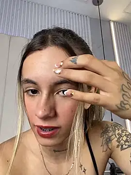 Webcam Model (JuliaColemann)  is live.Free join now!