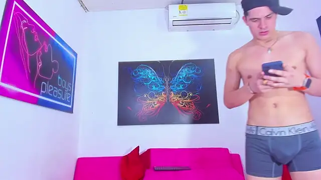 Spicy_guys webcam