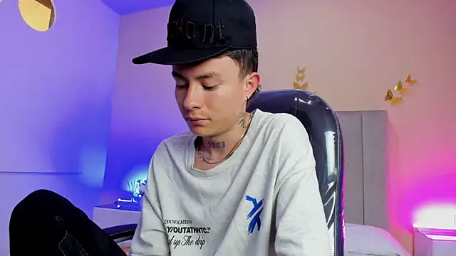 Nascary_Fox webcam