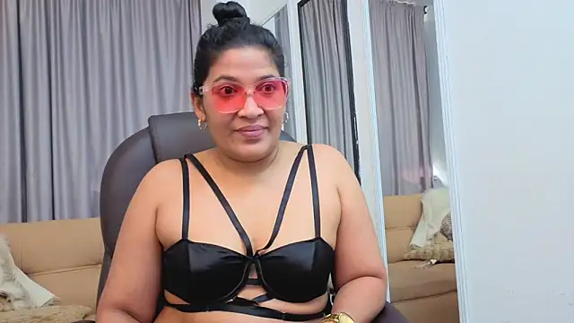 Jesika_Jones webcam