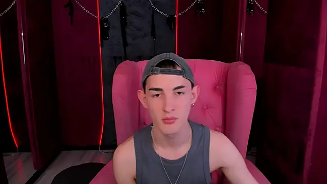 Lucas_Moran webcam