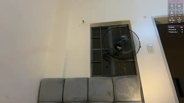 youngstunnagirl webcam
