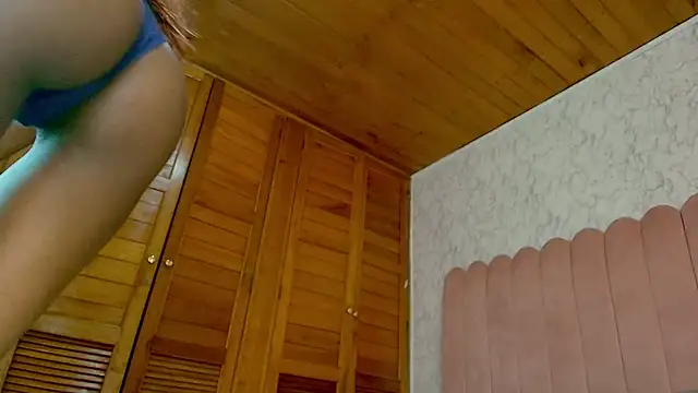SCARLHETTBROWN webcam