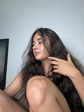 Webcam Model (M_iiaa)  is live.Free join now!