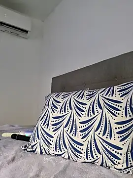 VelvetCurls webcam