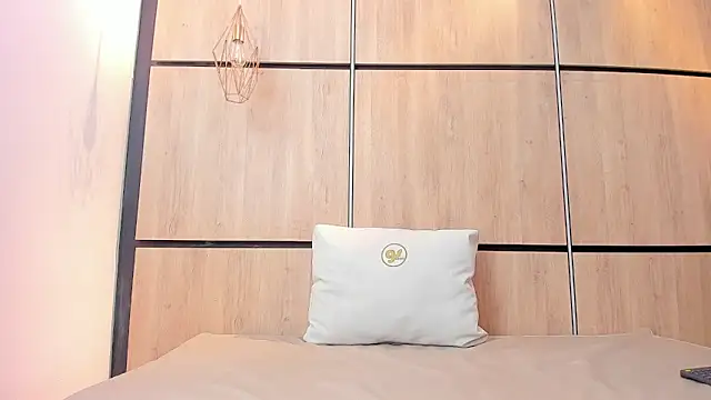 ikia_lopez_ webcam