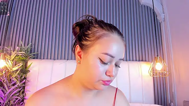 AnaisClark webcam