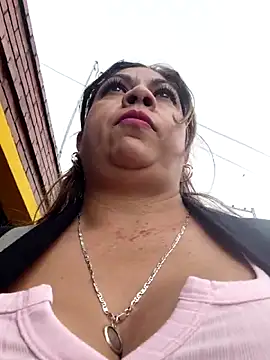 Laura-Hernandez webcam