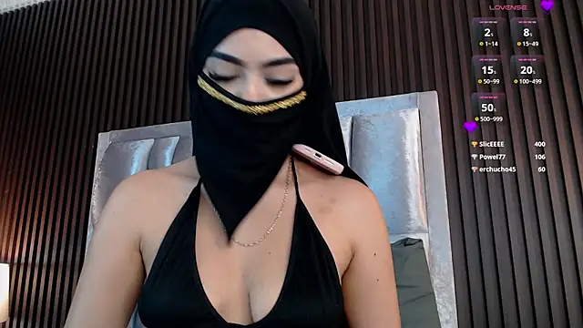 Zahra_milks webcam