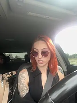 ThornsandHoney webcam