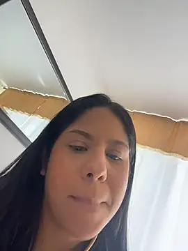 Webcam Model (downsonMia)  is live.Free join now!