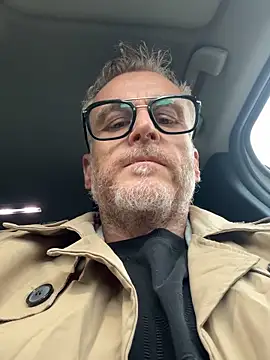 axl_hot (M mature) - Cum at goal