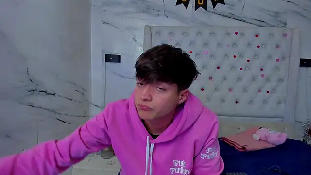 Ari_and_Storm webcam