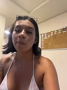 AlyssaRay webcam