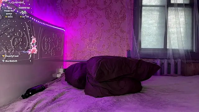 LaurynGeisinger webcam