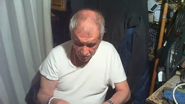 nonnomaturobisex (M grandpa) - MATURO SEGA CAZZO,CULO,PIEDI,BOCCA.