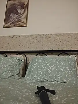 NakedMILFx webcam