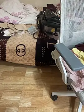 Mina048 webcam
