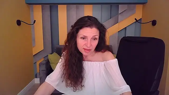 EllaLong webcam