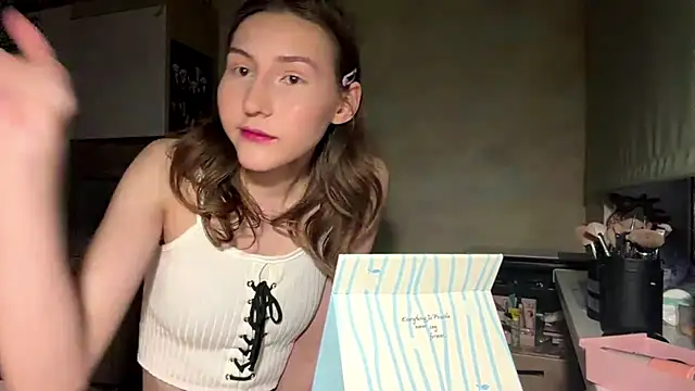 Miaaa_Moon webcam
