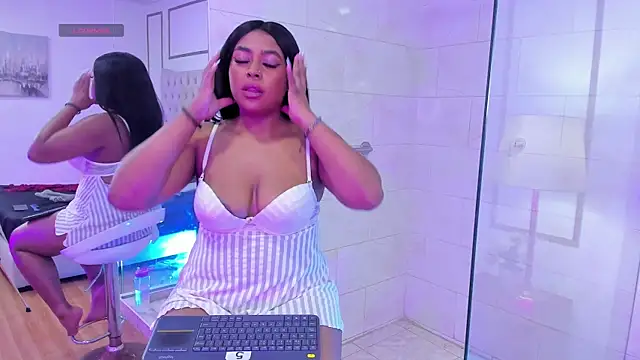 NatashaLuxy webcam