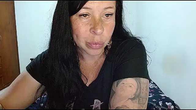 LauraMallioni webcam