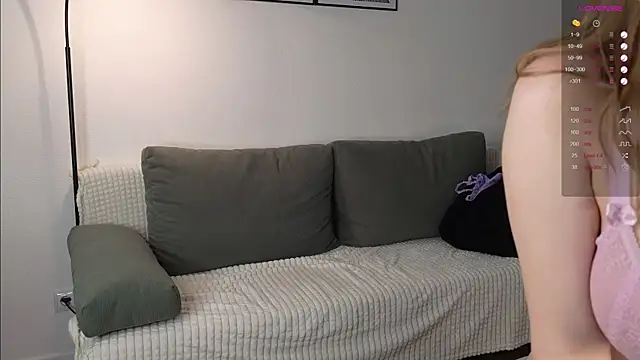 Sakura_Moore webcam
