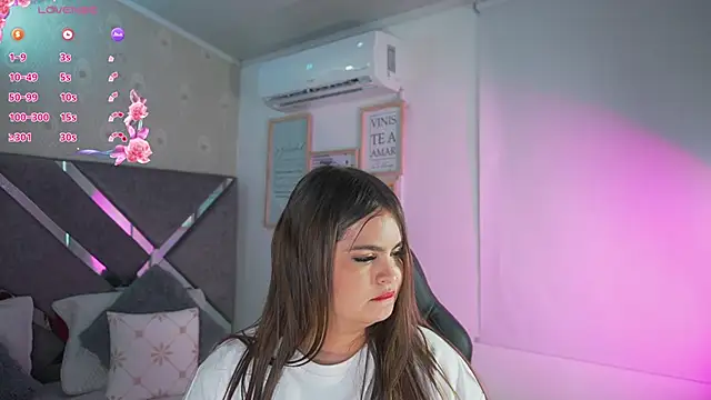 AlinnaJohnson webcam