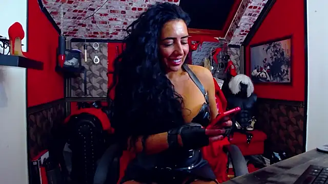 DommeBellatrix webcam