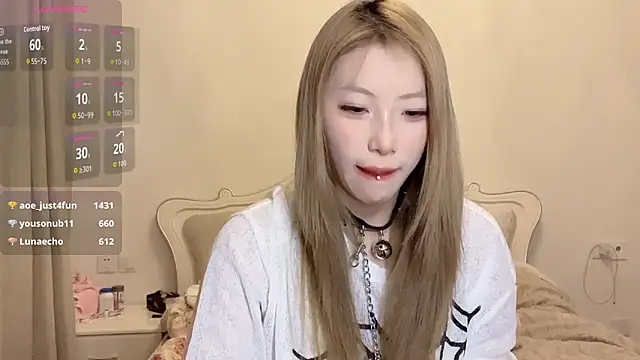 xiaoxiao-21 webcam