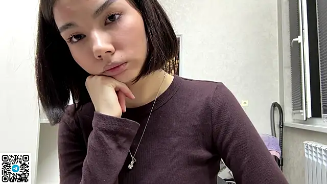 marylnmonnier (F teen) - stand up and do a body warm-up