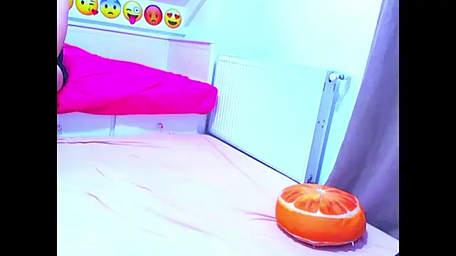 evehotty (Ask my age) - show tits