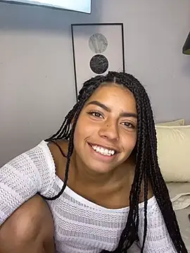 Laia_white webcam