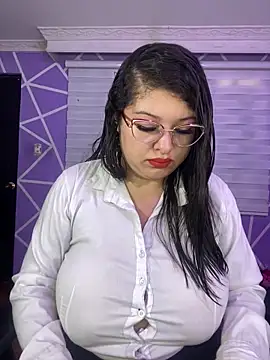 MiiaaJoness webcam