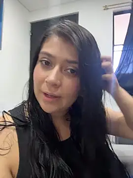 emilyjohanson (G young) - Oil my boobs